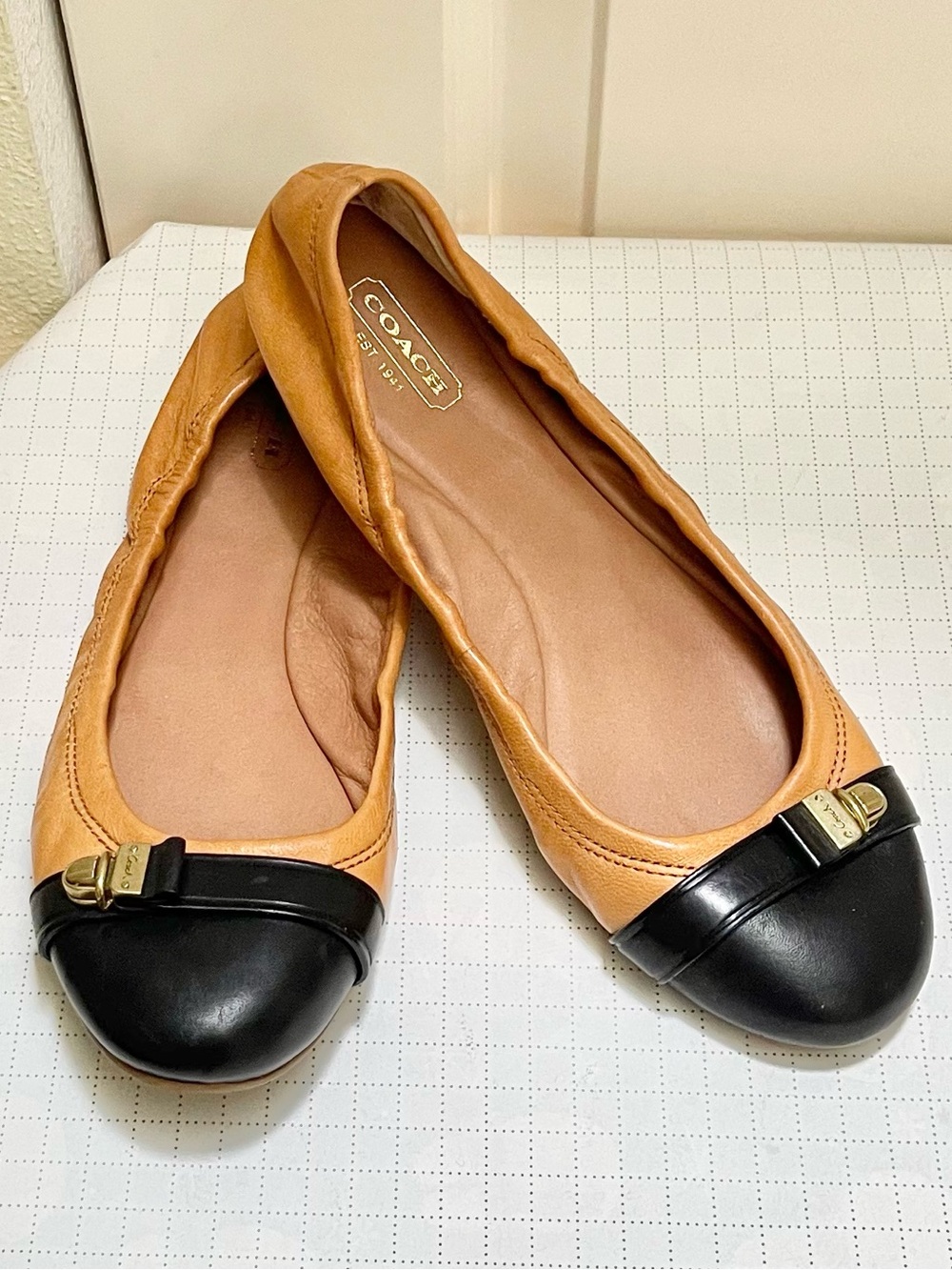 Authentic Coach Delphine cap toe ballet flat shoes
